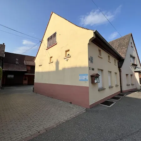 Des 5 Cigognes Rouge Casa de Férias *